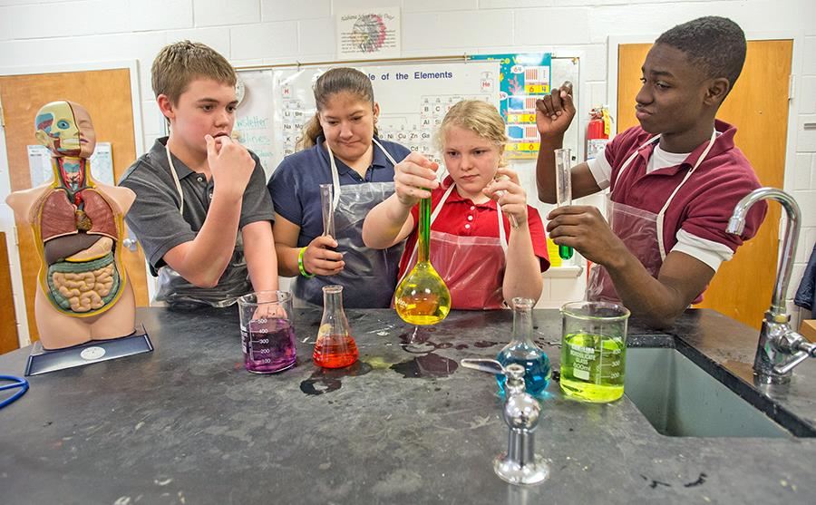 Photo of ASD students working in a chemistry lab 